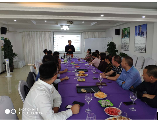 bsports必一体育2019年6月5日召开红酒交流会